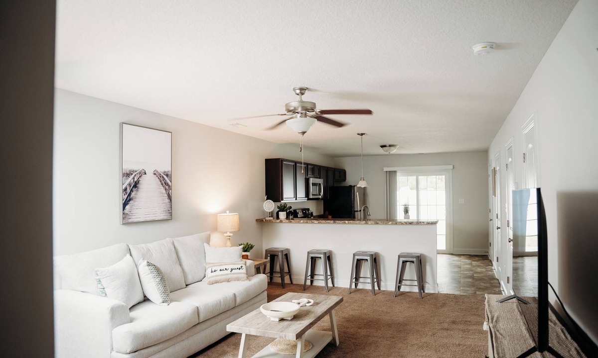 Westgate House | Beautiful 2BR/2.5B Townhome, Pet-Friendly, Near Military-Bases, Jacksonville, NC