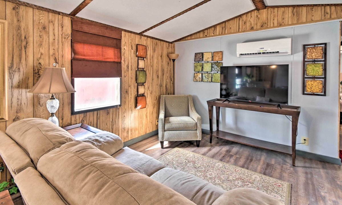 Lemon Springs House | Beautiful Cameron Retreat w/ On-Site Hiking!