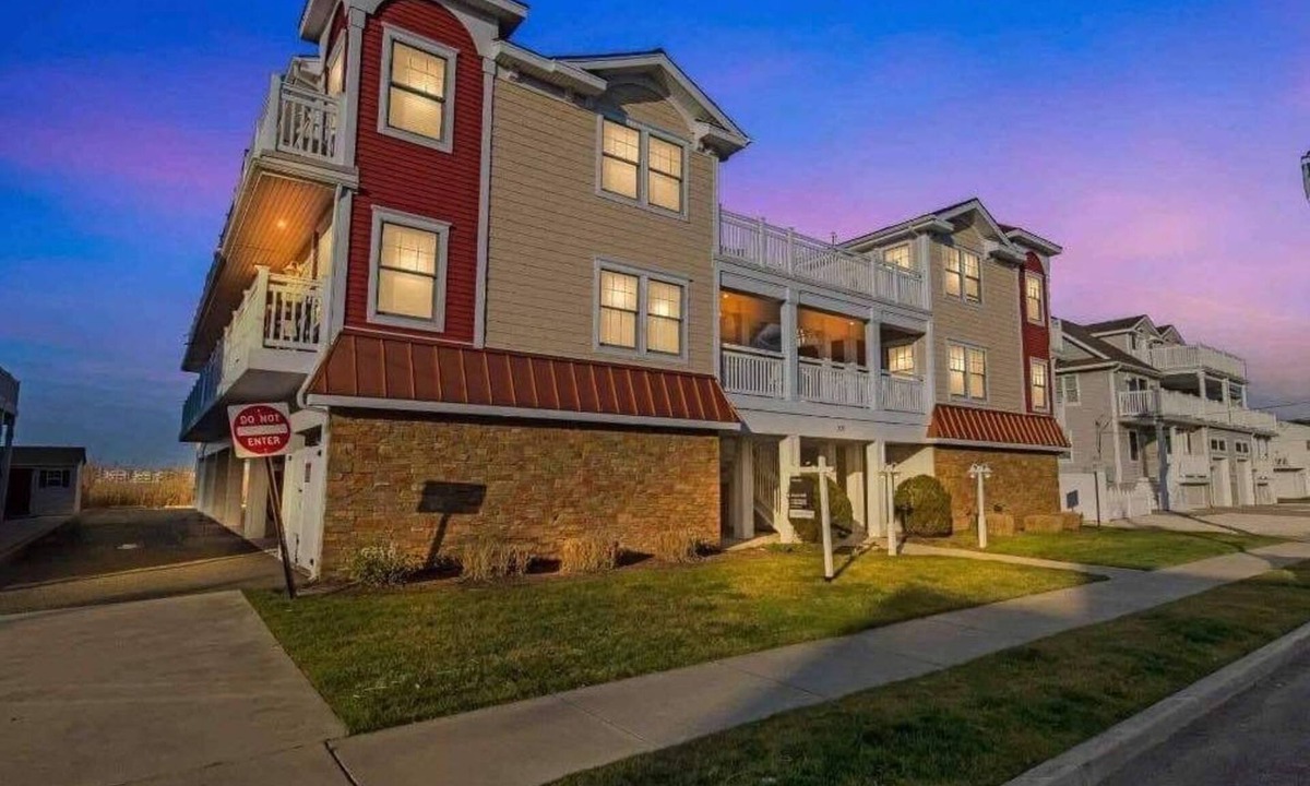 Sea Isle City Condo | Beautiful condo in our views of the bay and amazing sunsets
