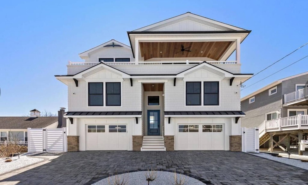 Surf City House | Beautiful New Luxury Construction w/a Pool!