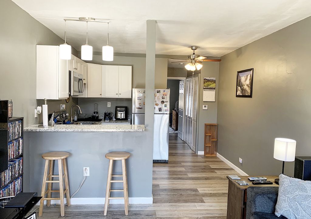 The Gate House | BEAUTIFUL NEWLY RENOVATED APARTMENT 5 MINUTES FROM DOWNTOWN