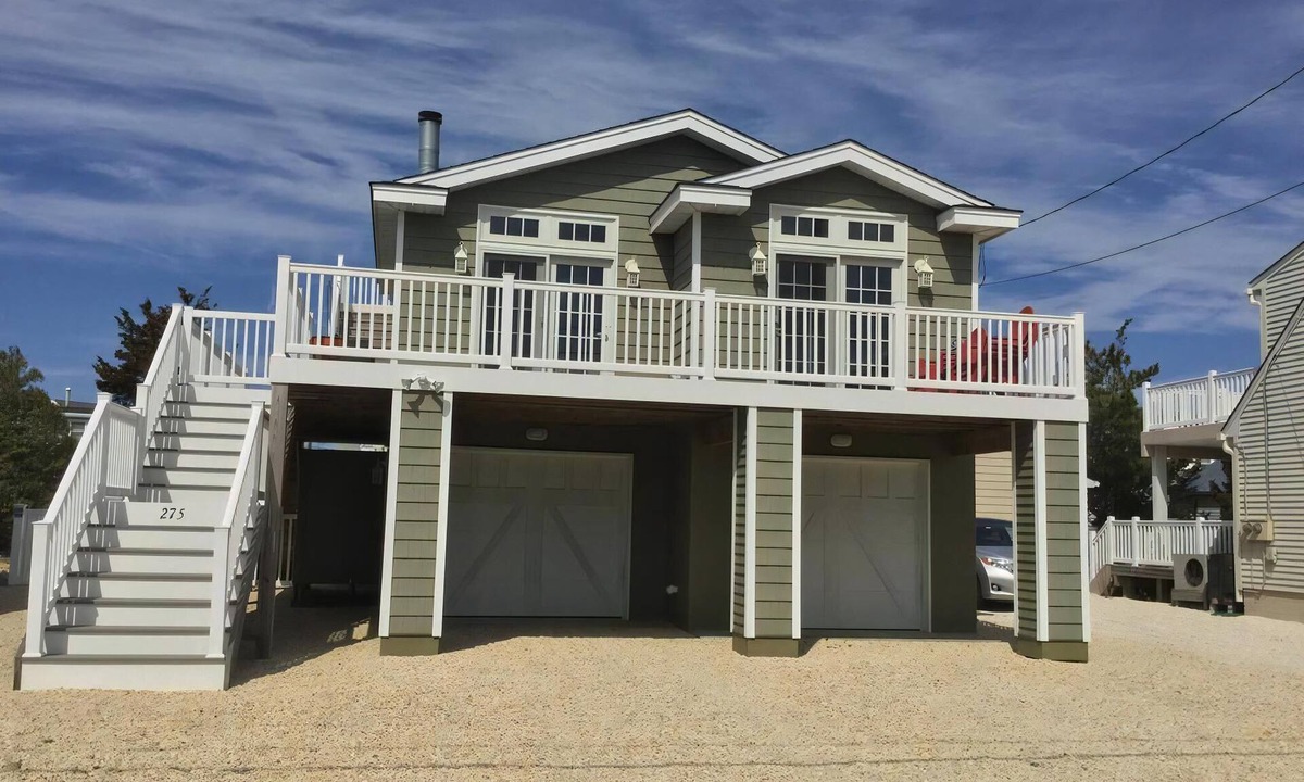 Surf City House | Beautiful Raised Ranch with Views of the Bay
