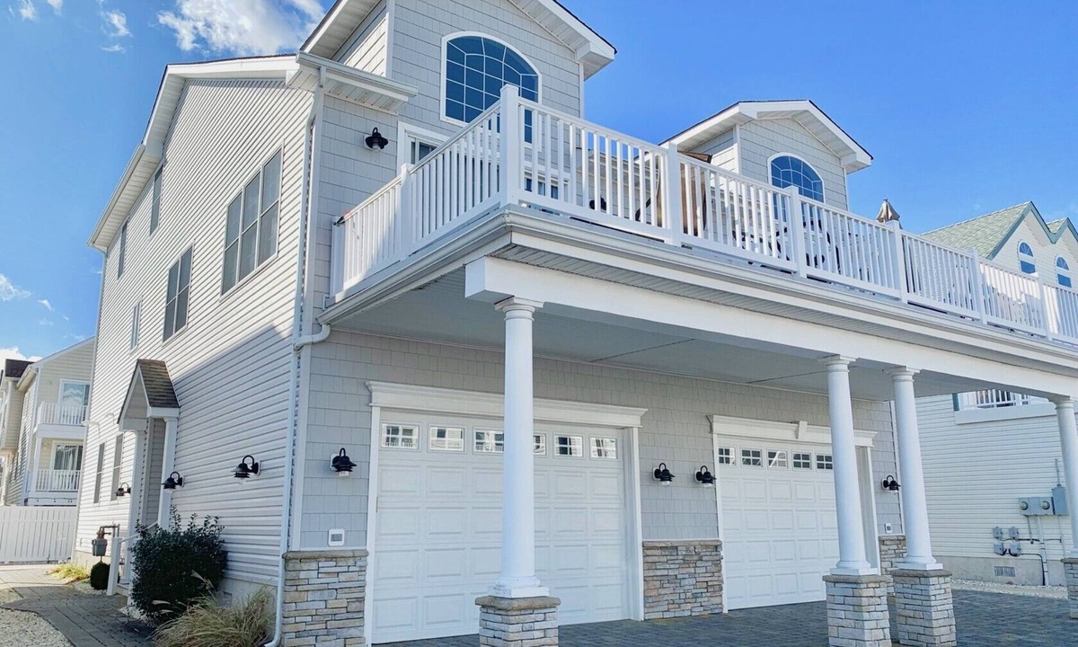 Townsend's Inlet House | Beautiful Southend Townhome featuring the Bells and Whistles