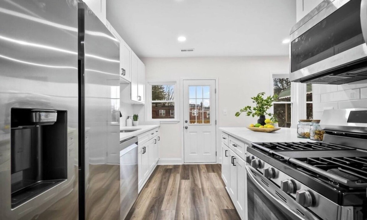 Towson House | Beautifully Renovated 4 Bedroom 2 Bath Townhome 2 Blocks from Towson University!