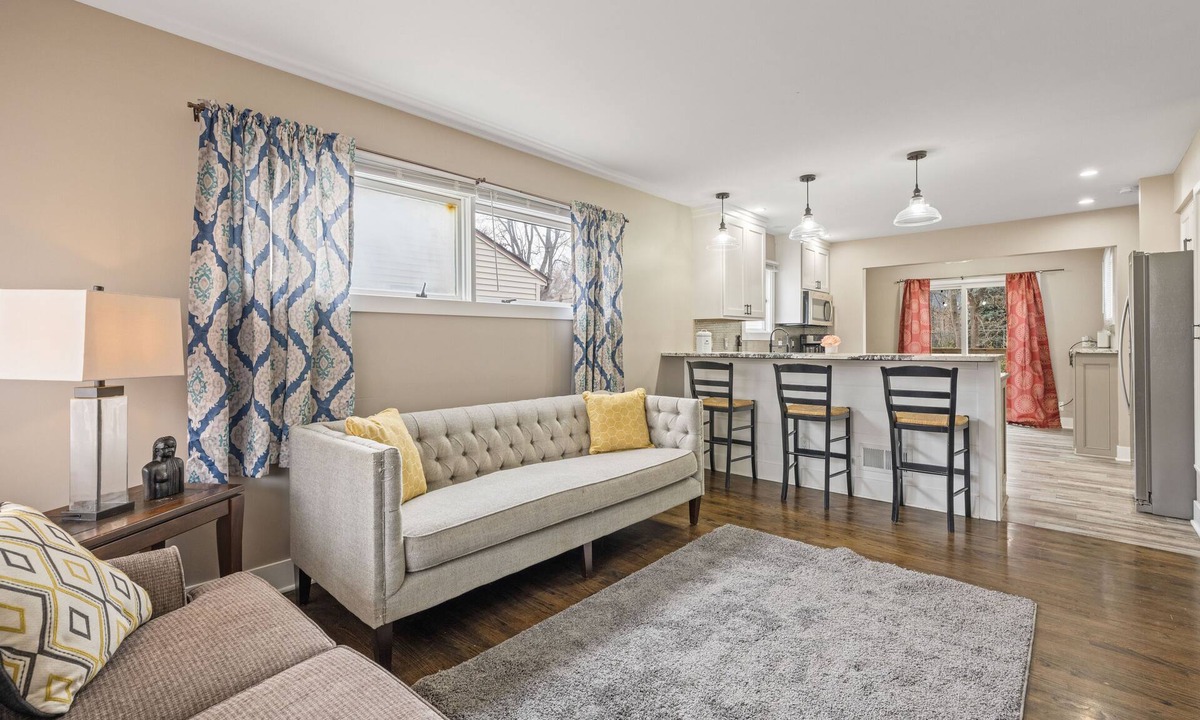 Benson House | Benson. Cozy pet friendly living. No pet fees.