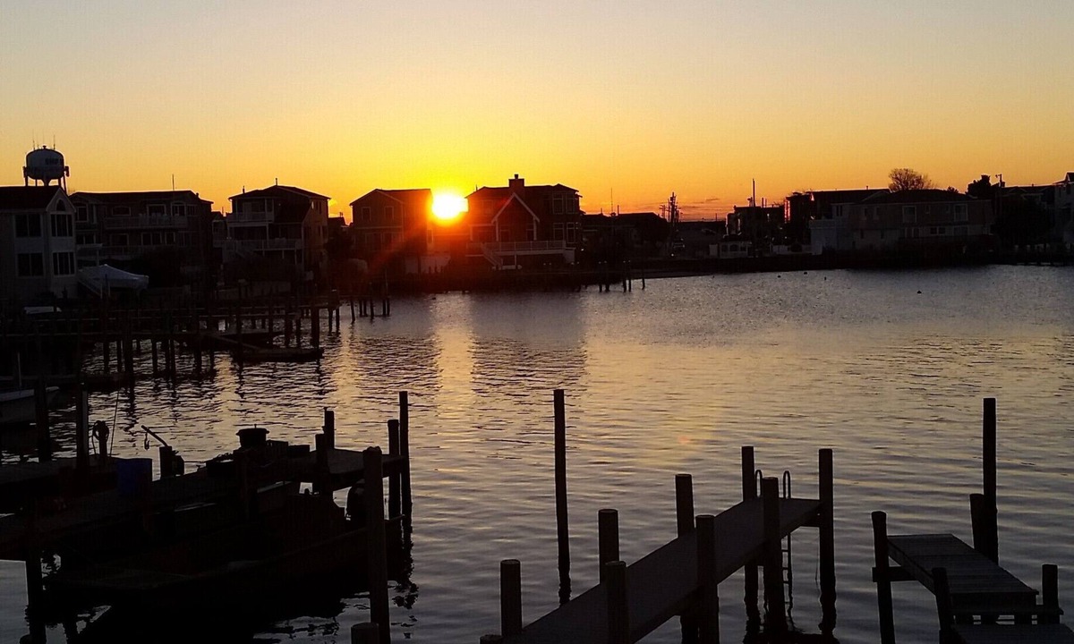 Ship Bottom House | Best Bayfront value on the island.