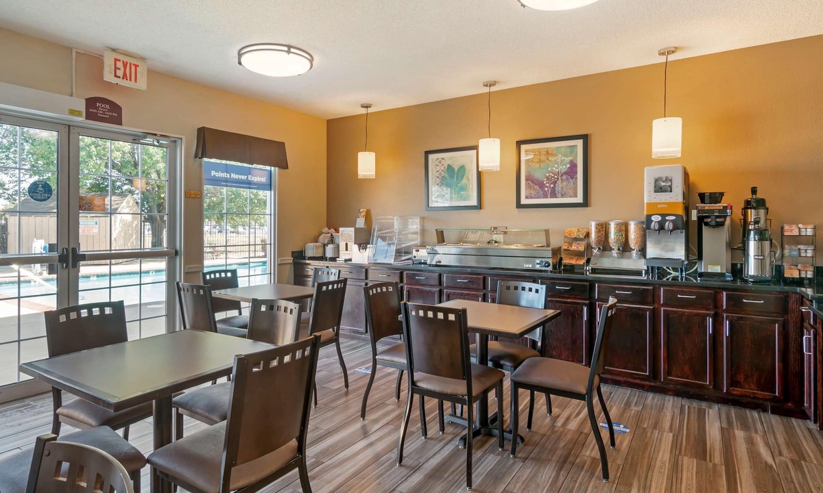 Wichita Hotel | Best Western Governors Inn & Suites
