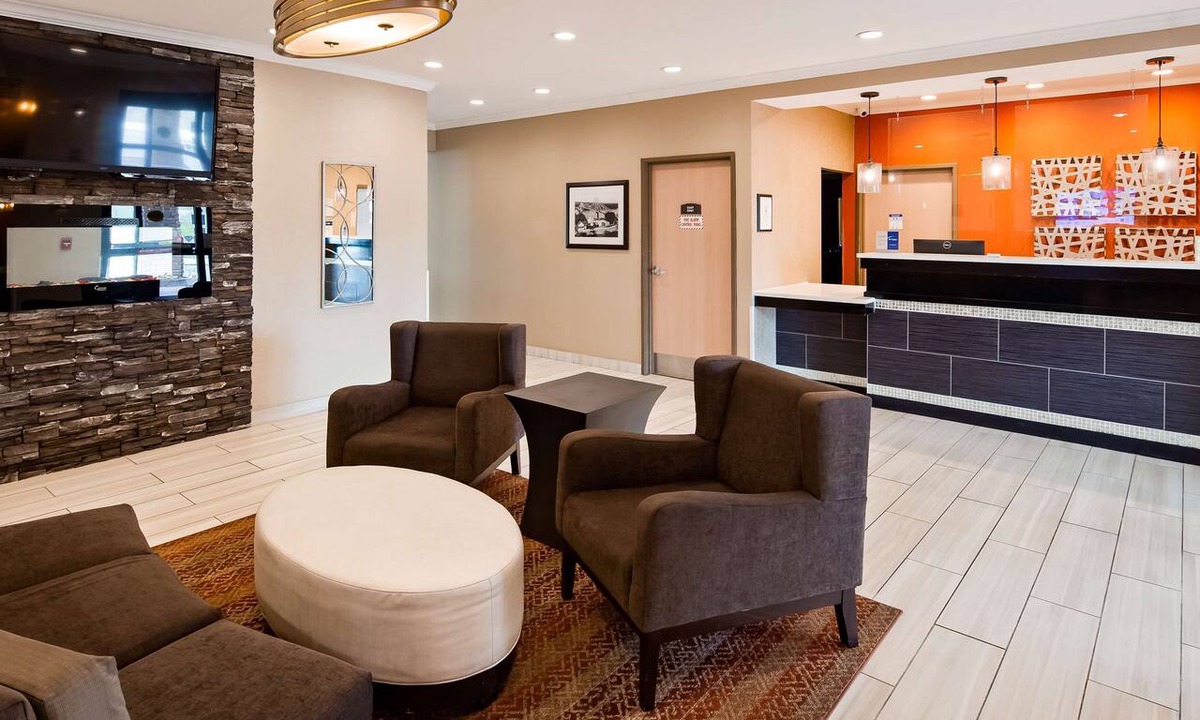 Muscatine Hotel | Best Western Muscatine/Pearl City Hotel