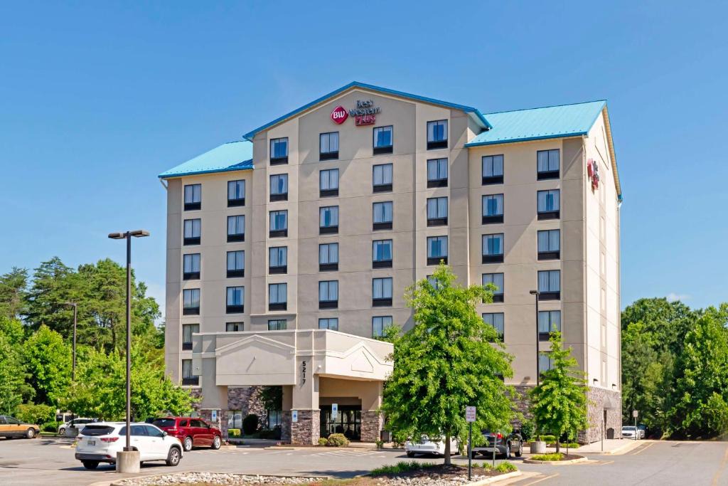 Thornburg Hotel | Best Western Plus Thornburg Inn & Suites