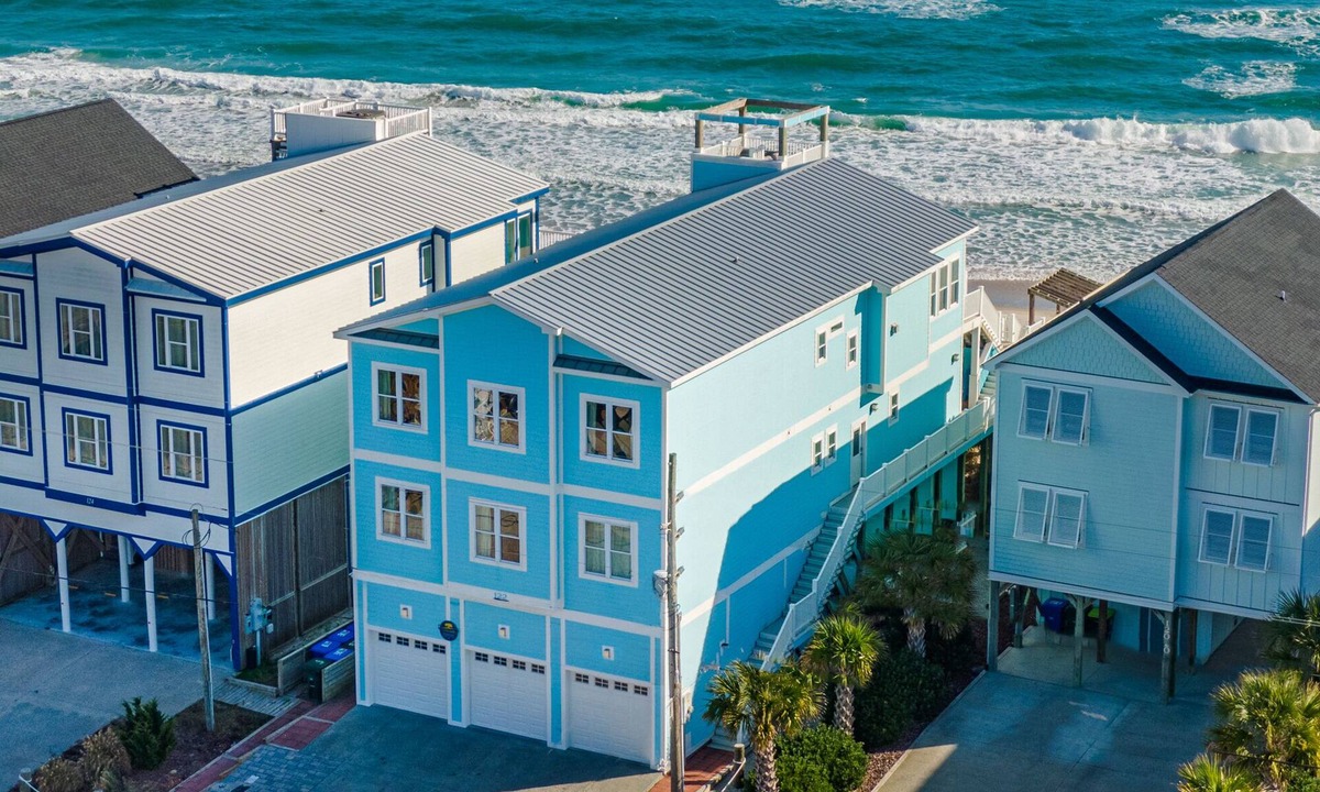 Surf City House | Big Blue -Mini-Resort, Movie Theater, Pools, Hot Tub, Beach Front, Sleeps 28!