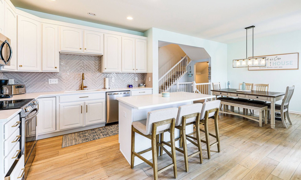 Ocean View Apartment | Bikes, Kayaks, Pool: Getaway 3 Mi to Bethany Beach