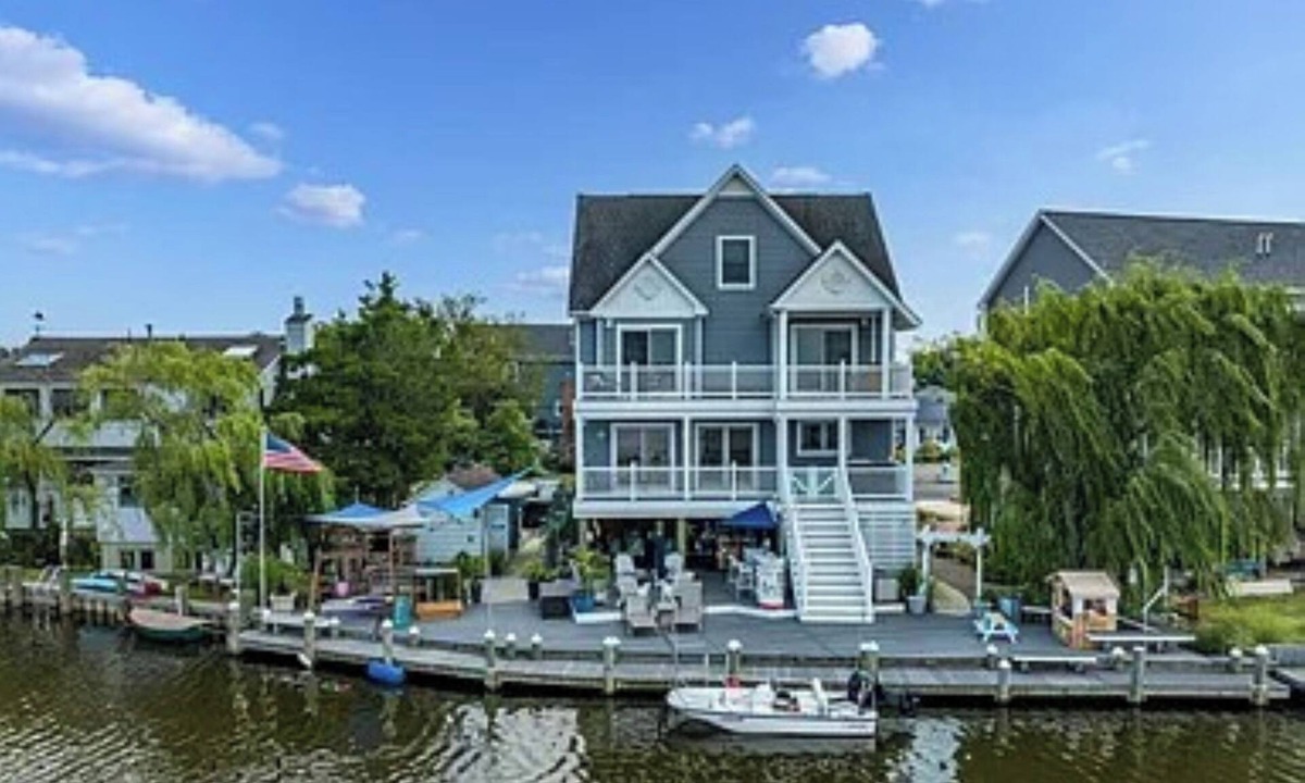 Osbornsville House | Bird and Sail! Spectacular water front home with private dock.