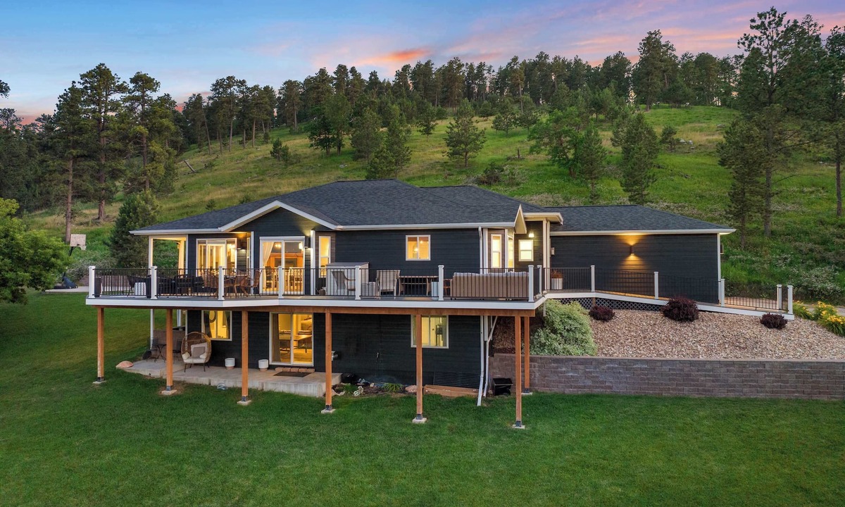 Spearfish House | Black Hills 6BD Home: Hot Tub, Sauna, Basketball
