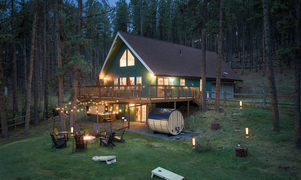 Rapid City Cabin | Black Hills Retreat Sauna/Hot Tub 5 min to Pactola