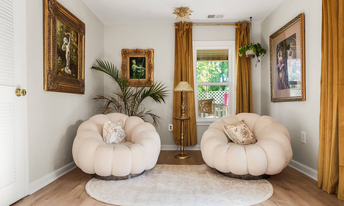 Lee's Summit House | Blue Orchid Inn- Moody Luxe Escape w/Pool on Peaceful Acreage.