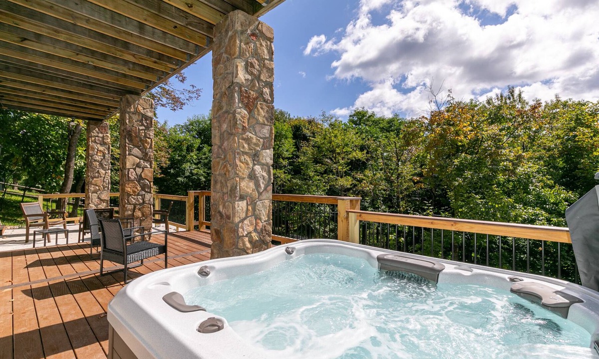 Seven Devils House | Blue Ridge Vista - Seven Devils with big views, four levels, pool table, pets