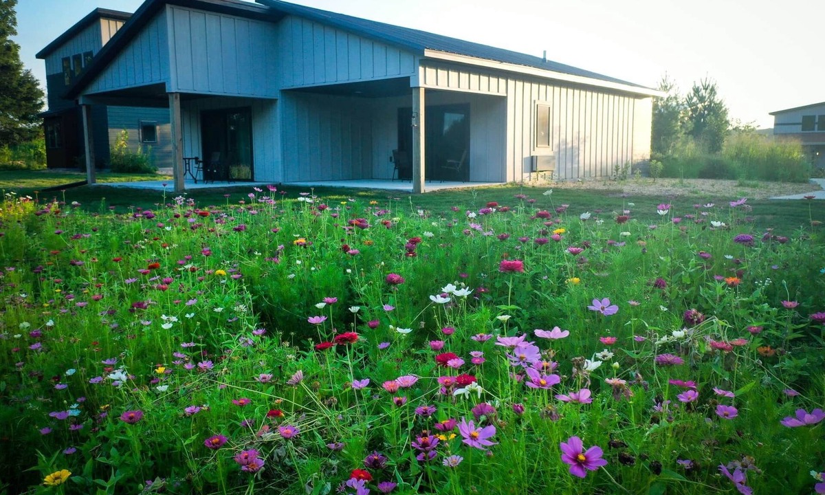 Decorah Villa | Bluffside Gardens Redbud Series Unit 5A
