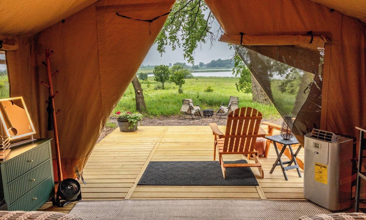 Currie Cabin | Boutique Vineyard Stay at Painted Prairie