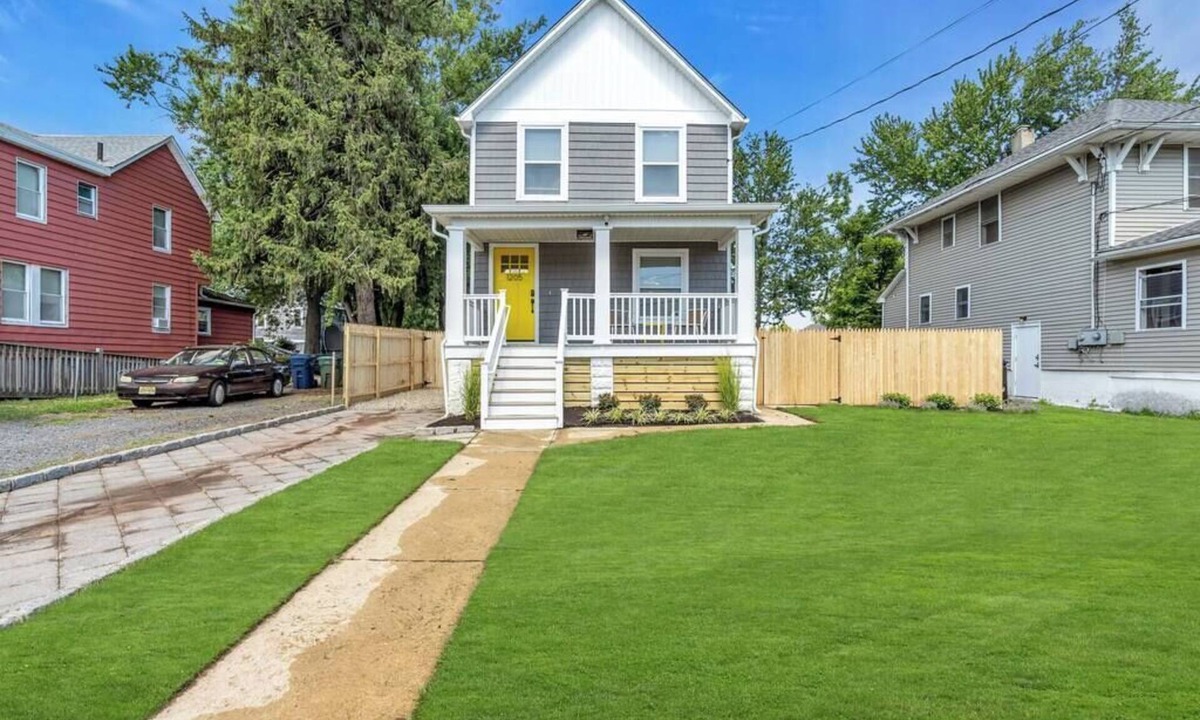 Neptune City House | Bradley Park Beach House, Passes Included!