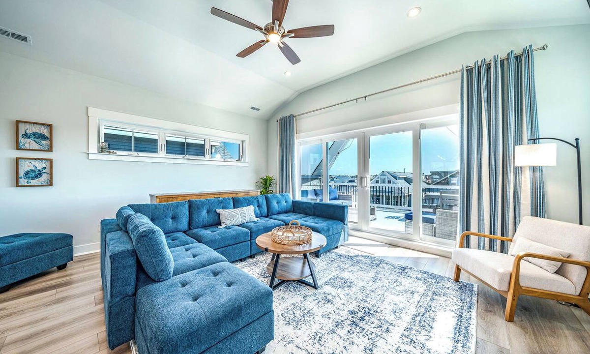 North End Condo | Brand New for 2024: 5 Bed/4.5 Bath ONLY 1.5 blocks to Beach w/Elevator & Views