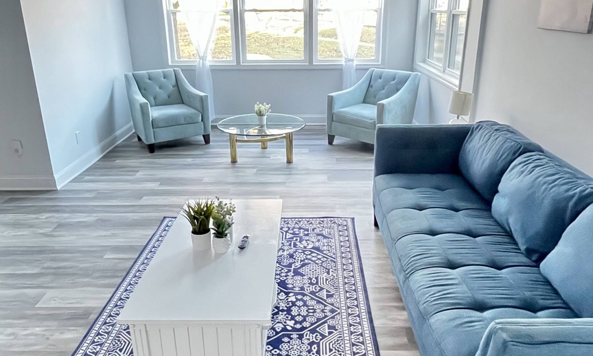 Highlands House | Brand new home by ferry, beach, shops, and trails
