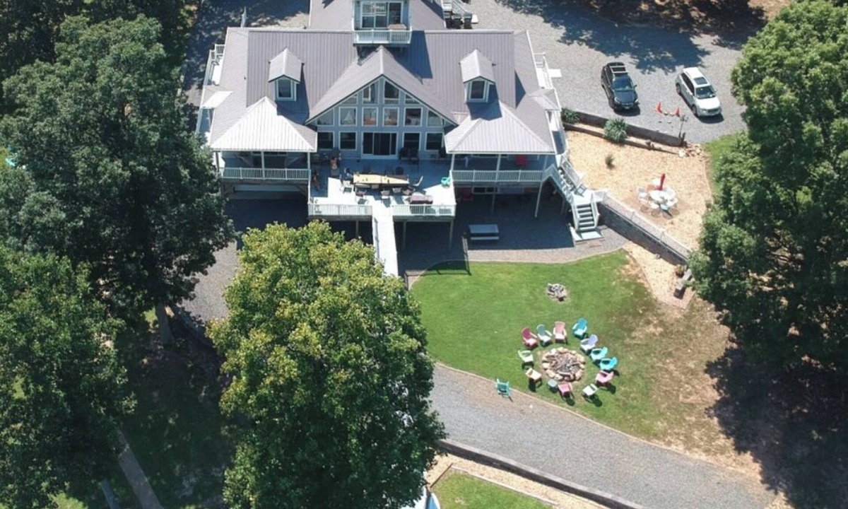 Mineral House | Breathtaking ICONIC Lake Anna Waterfront Property