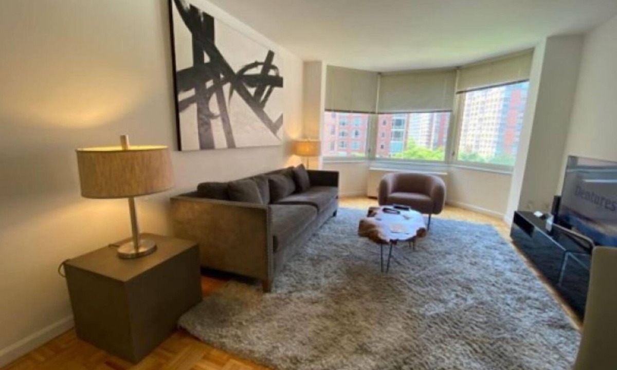 Battery Park City Condo | Bright 1BR Retreat at Tribeca Park w Pool