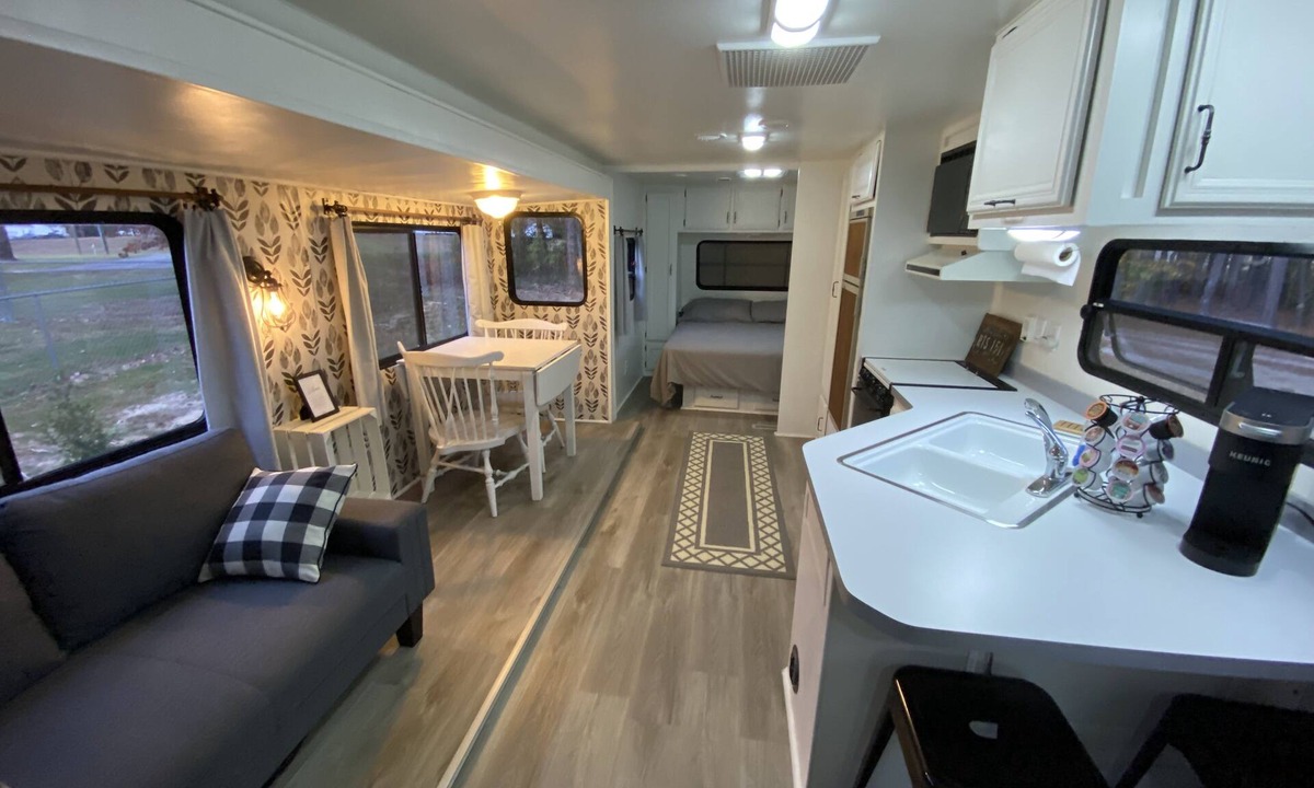 York House | Bright Side Inn