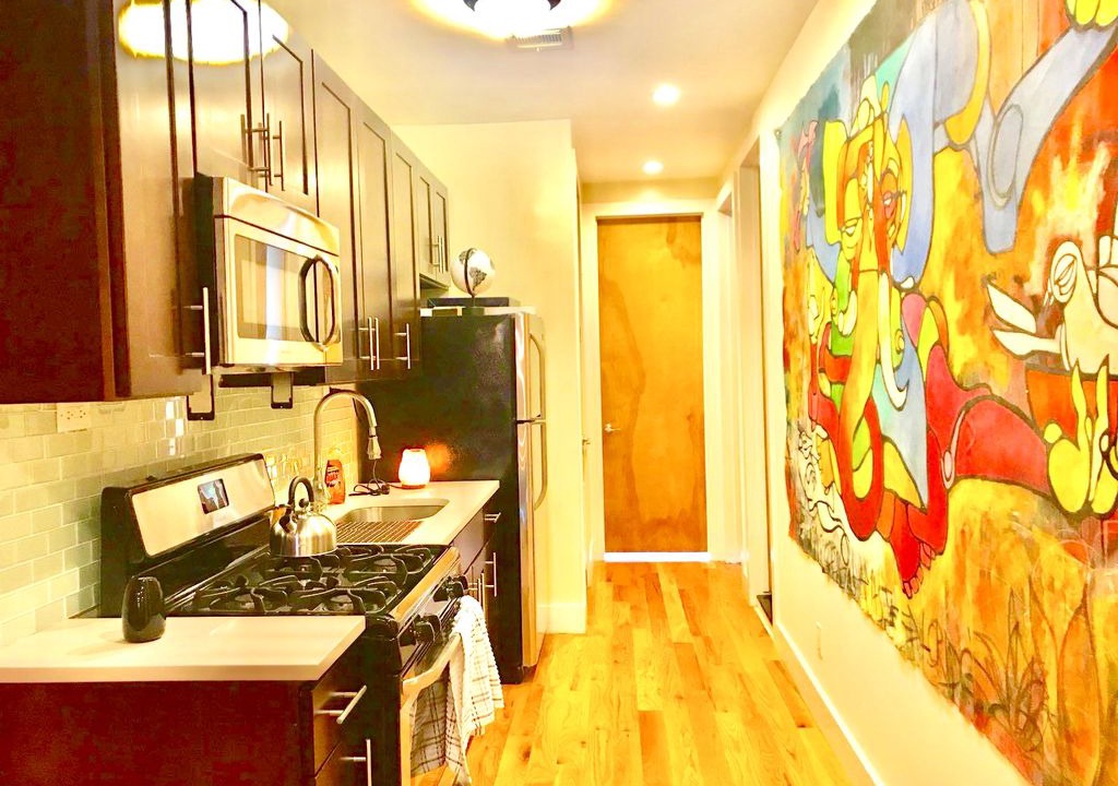 Bushwick Apartment | Brooklyn sleep in Gallery