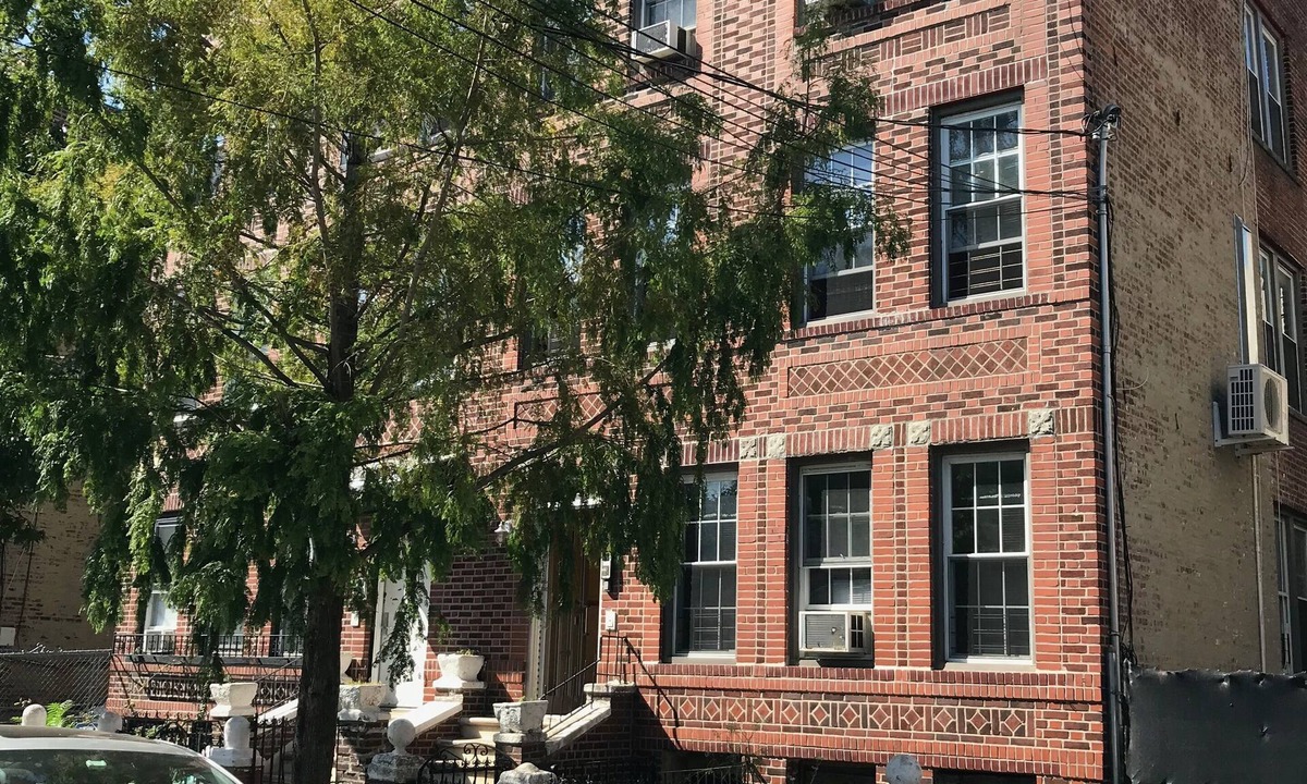 East Flatbush Apartment | Brooklyn two bedroom apartment 45 minutes to Manhattan. Corp/Long-term welcome!