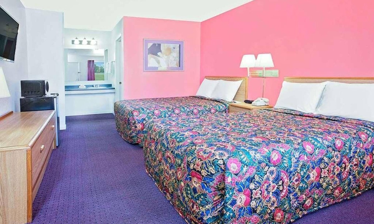 Muskogee Hotel | Budget-friendly Accommodation at Knights Inn Muskogee! 2 Convenient Units