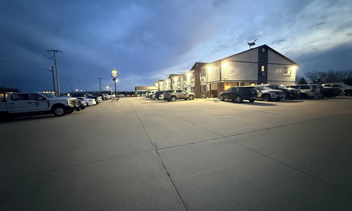 De Witt Hotel | Budget Inn and Suites