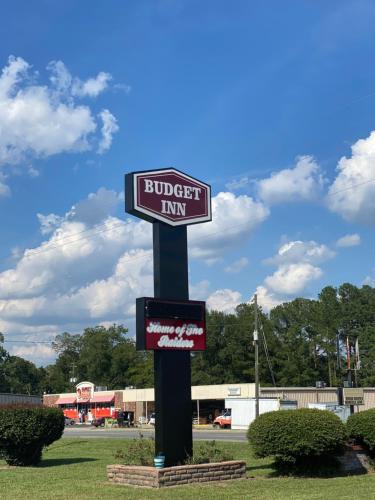 Alma Hotel | Budget inn