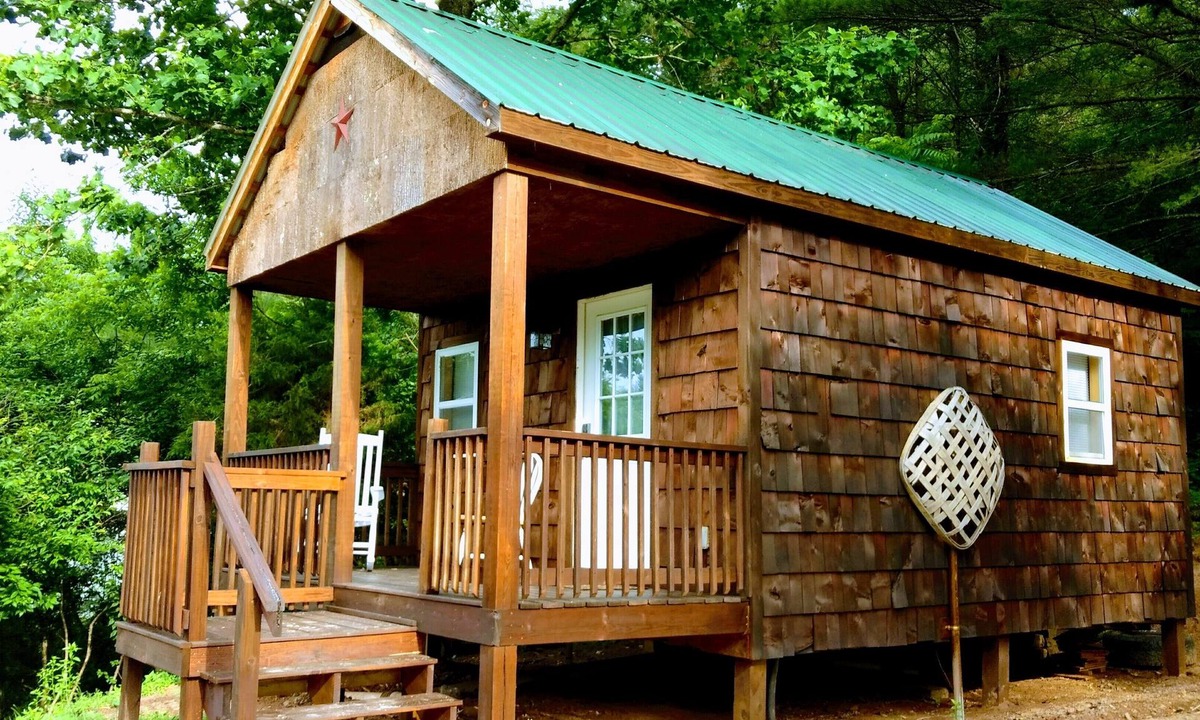 Mountain City Cabin | Cabin built for two! A cozy space designed to compliment the details.