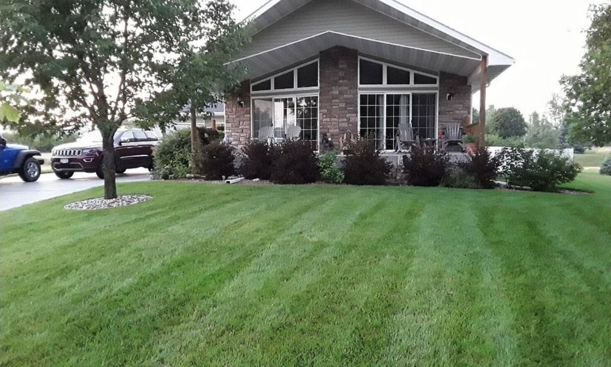 Lincoln House | Cabin Vibes w/hot tub, game room and within walking distance of 2 golf courses.
