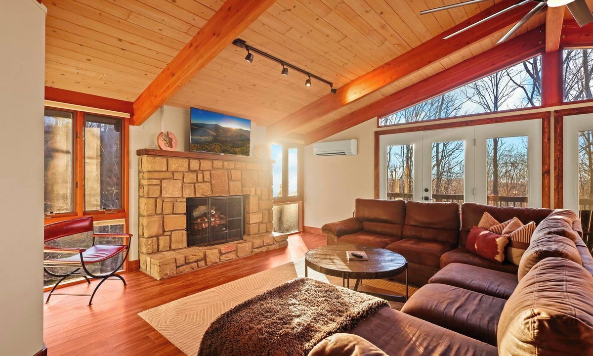 Beech Mountain House | Cabin w Hot Tub, Theater, Game Room, Fire Pit, Bar