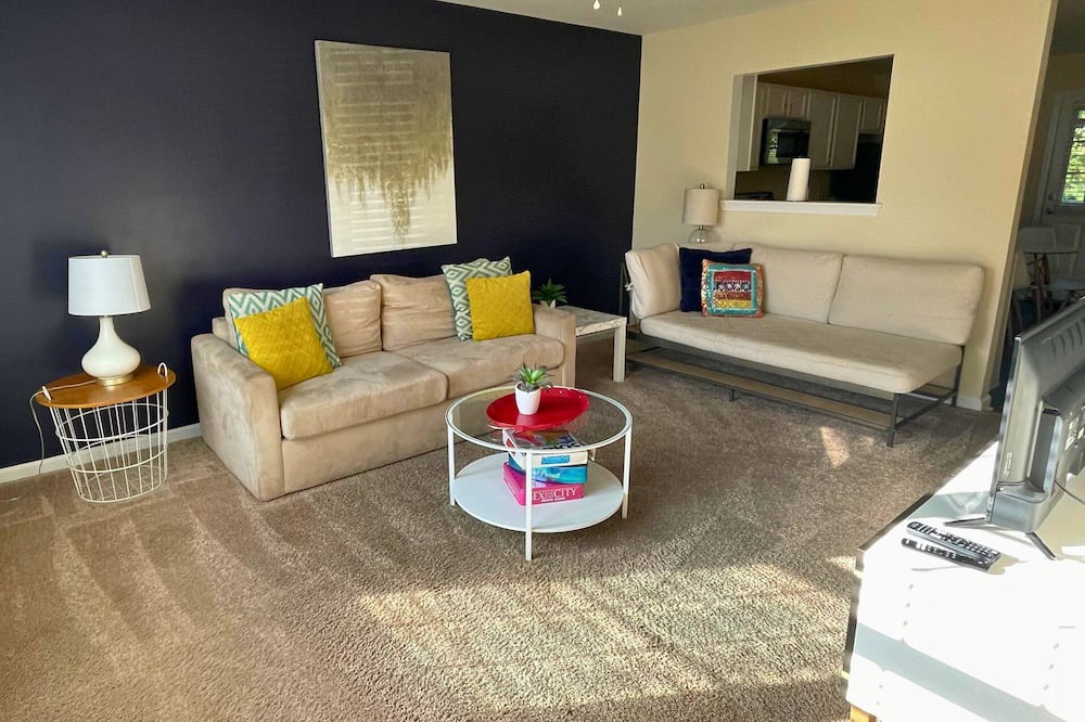 Westgate House | Caldwell - Town Home
