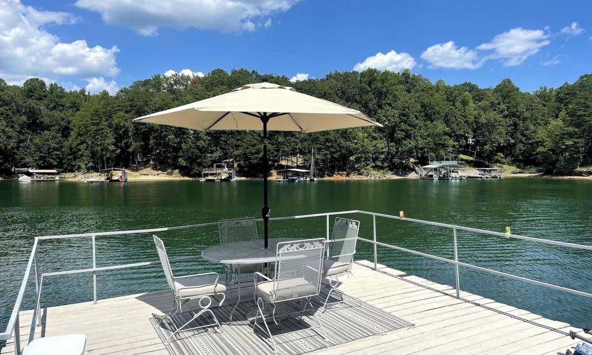 Cumming Cottage | Canada Cottage/Sauna Cold Plunge Firepit Fishing/South Lake Lanier