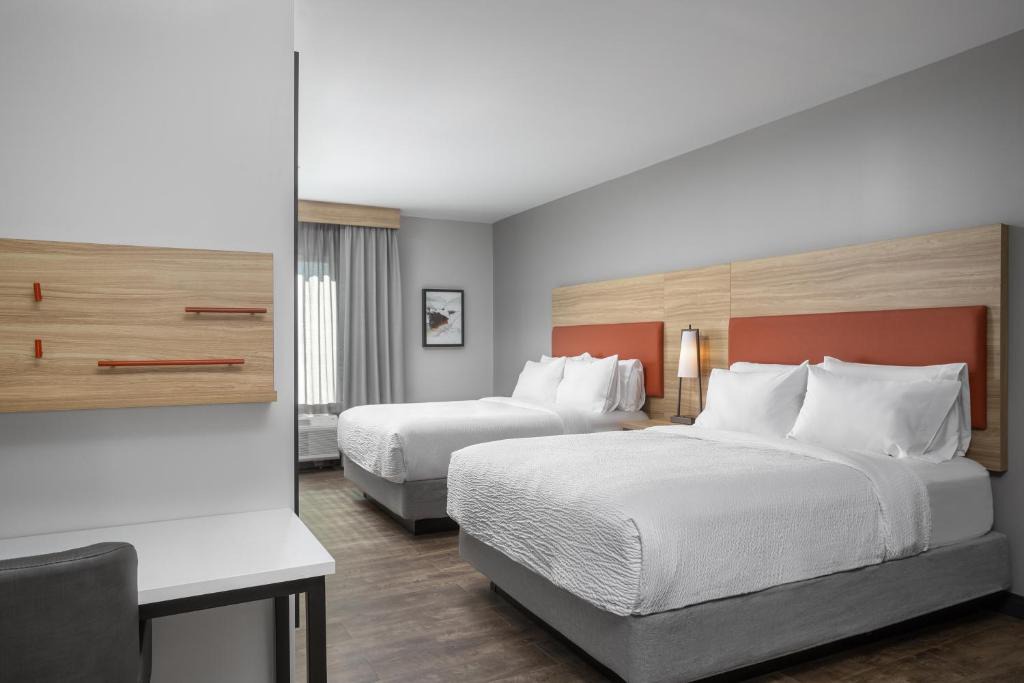 Twin Brook Hotel | Candlewood Suites Chattanooga Hamilton Place by IHG