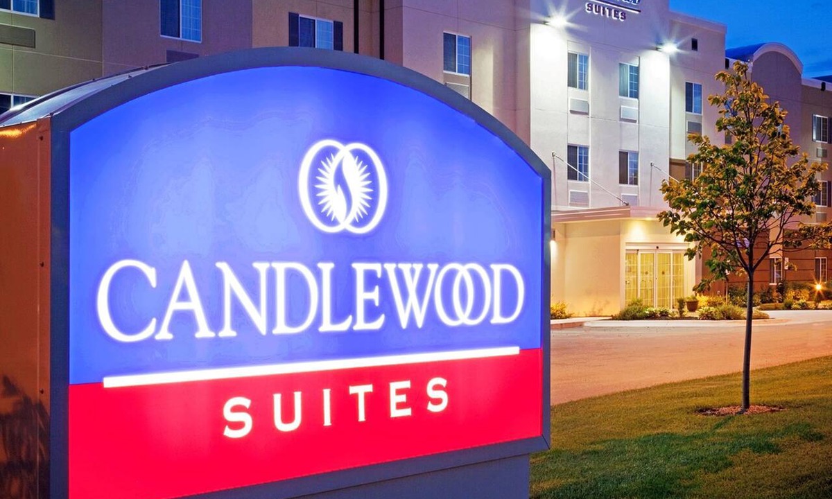 Lenexa Hotel | Candlewood Suites Lenexa - Overland Park Area by IHG