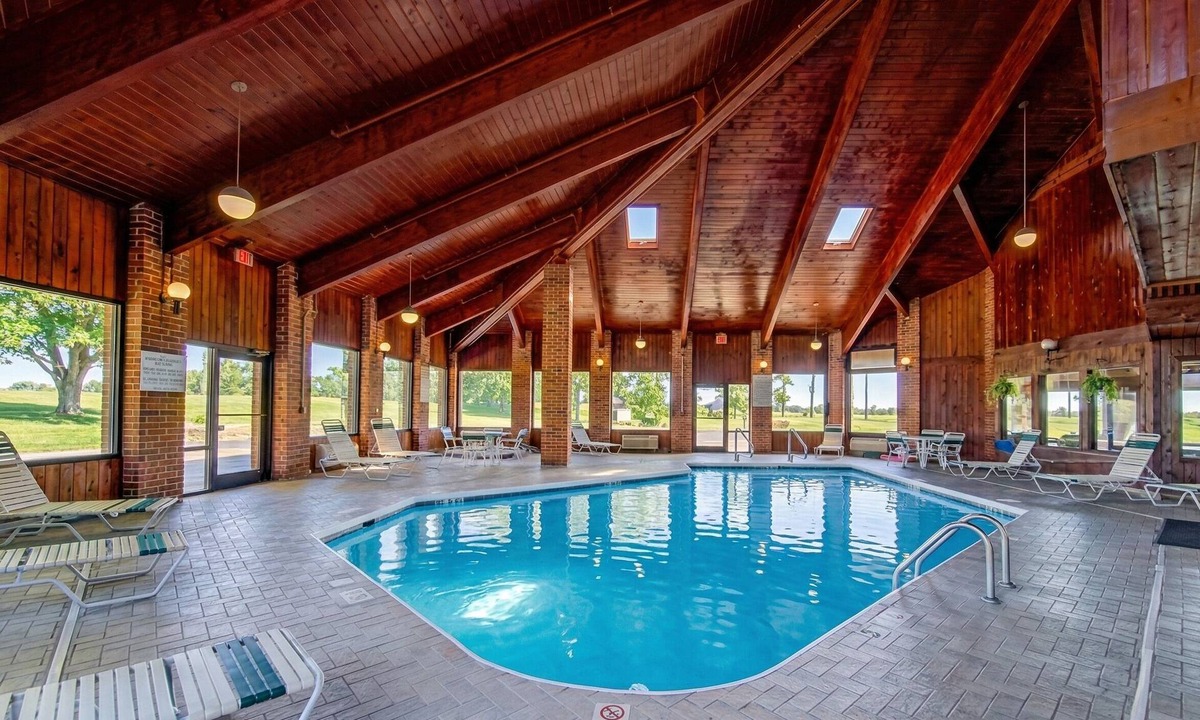 Mexico Hotel | Capital O Amerihost Inn and Suites Mexico Hwy 54 MO