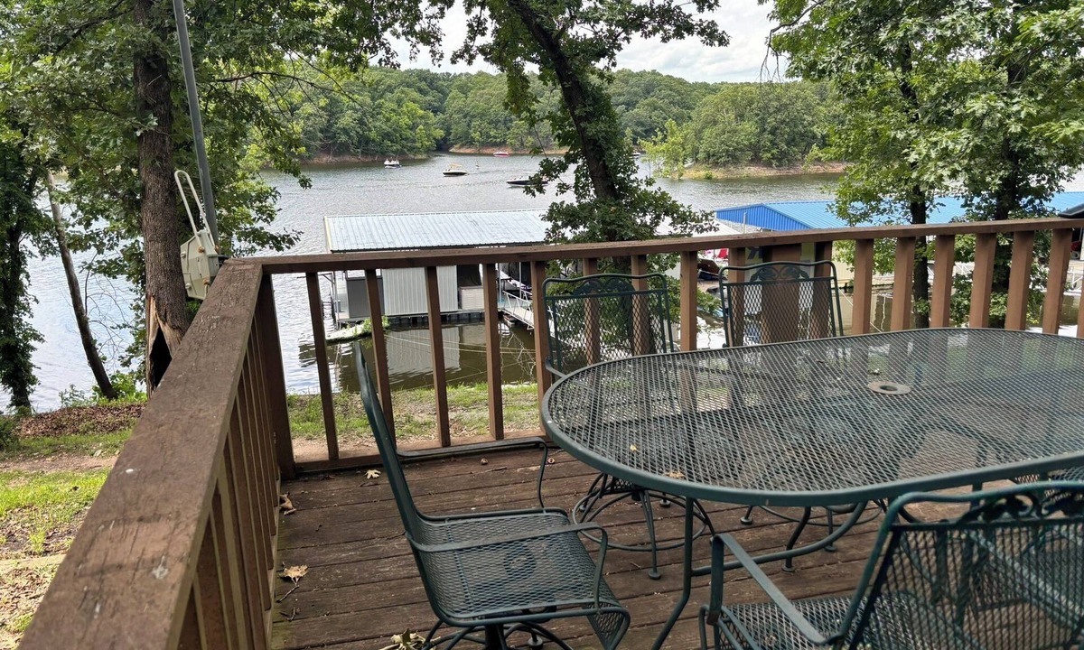 Vinita Cabin | Captain's Cabin on Check-In Bay ~ Dock Access ~ Near Ketchum