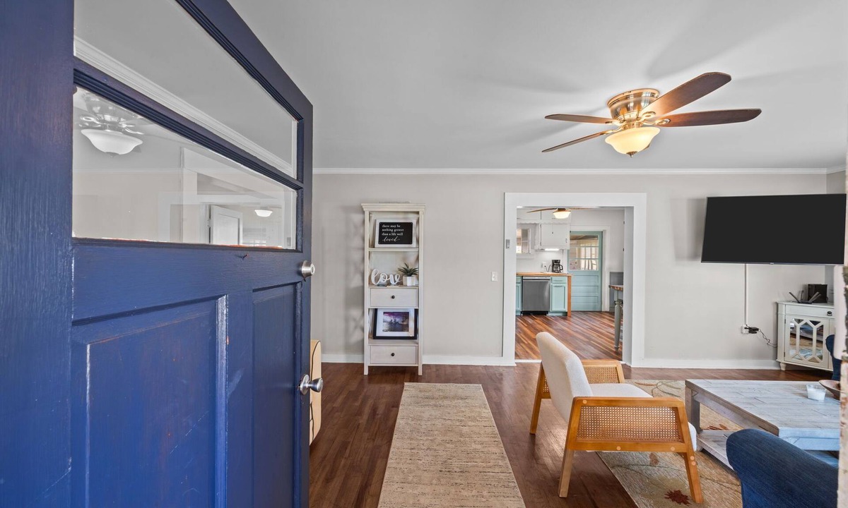 Oriental Cottage | Captains Cottage in the Village, Walk/Bike in town
