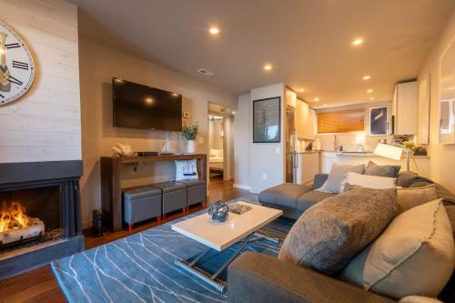 Eastport House | Captains Quarters Waterfront & Pool