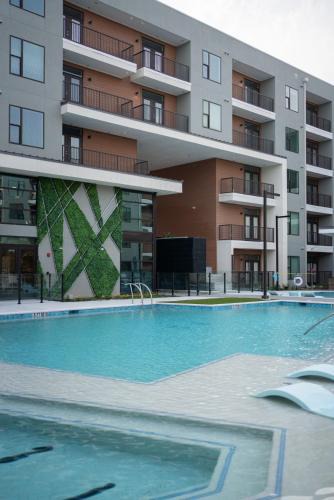 McNeil Apartment | Casita Lone Star - Pool Views - Free Parking