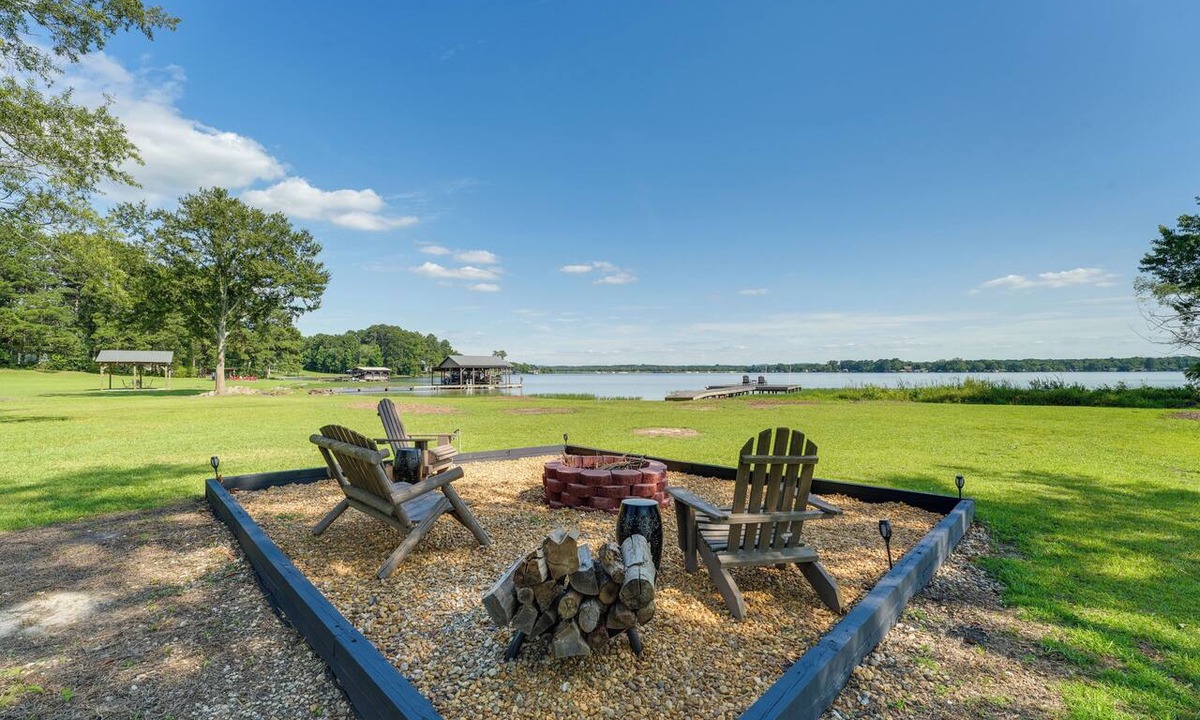 Centre Cabin | 'Cast a Line Cabin' w/Dock on Weiss Lake