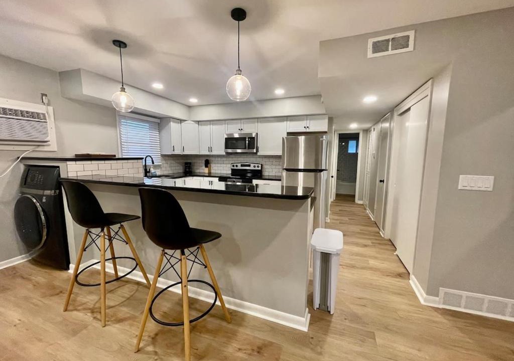 Joslyn Castle Apartment | Cathedral 5-Walking Distance to UNMC