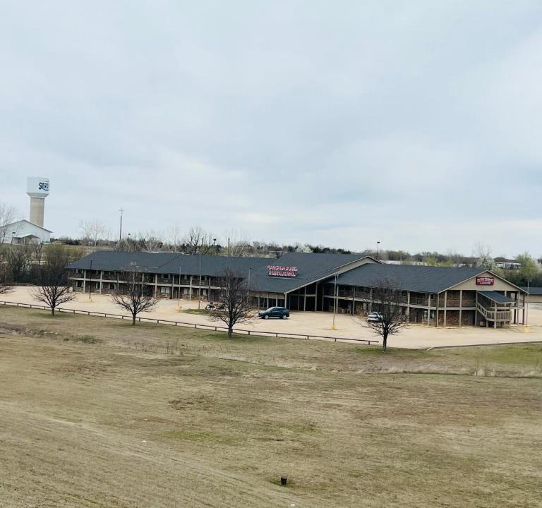 Stroud Hotel | Cattle country lodge