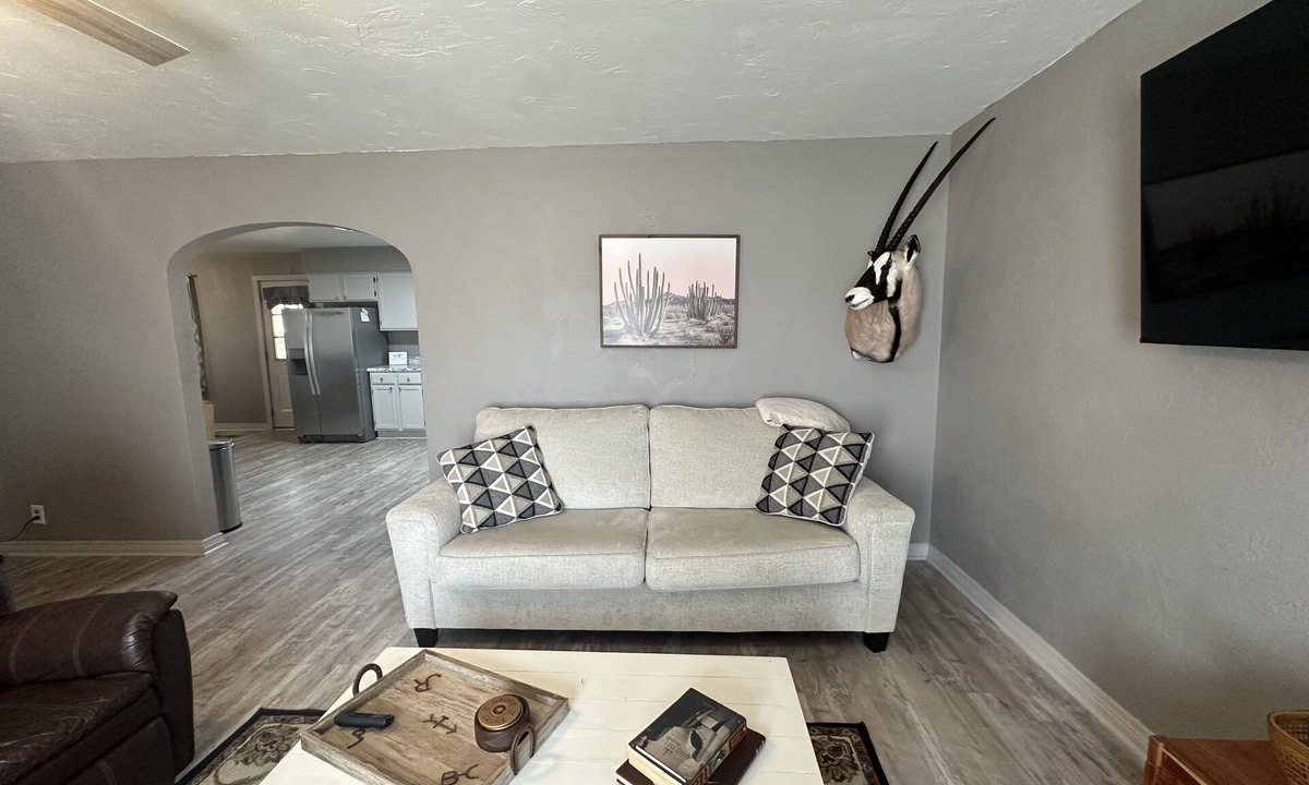 Ponca City House | Cedar Bunkhouse close to all Ponca City amenities!