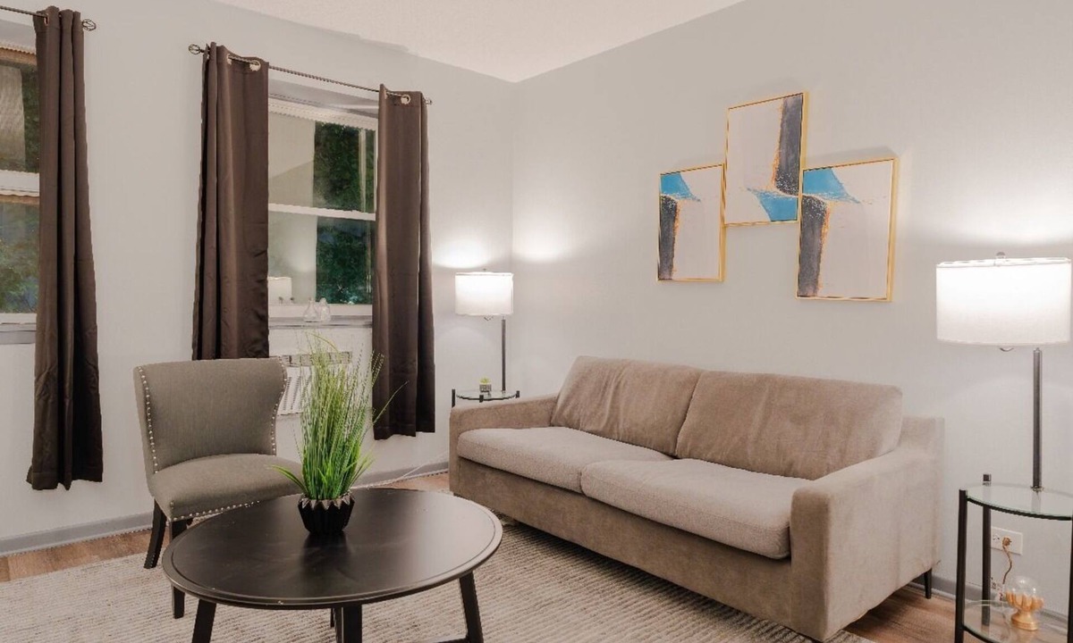 West Ridge Apartment | Central 1BR Apt Near Transit, Dining & Shopping